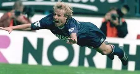 足坛庆祝动作,足坛最经典的庆祝动作