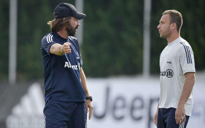 尤文萨里接任皮尔洛,c罗重新回归曼联队友反应