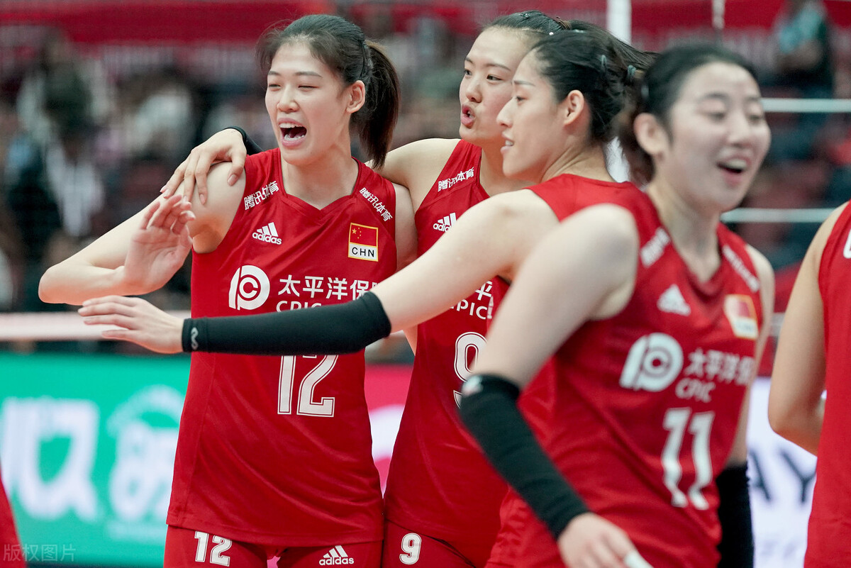 中国女排副攻背后的战术,女排李盈莹心理分析