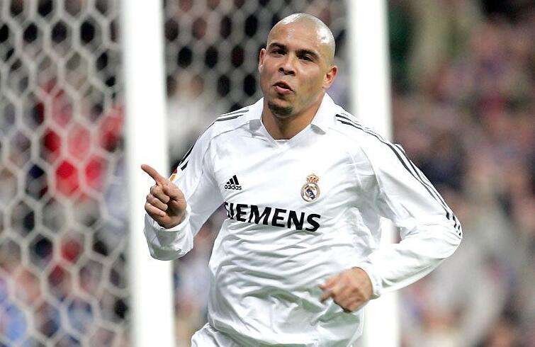 足球初恋罗纳尔迪尼奥,足球的初恋