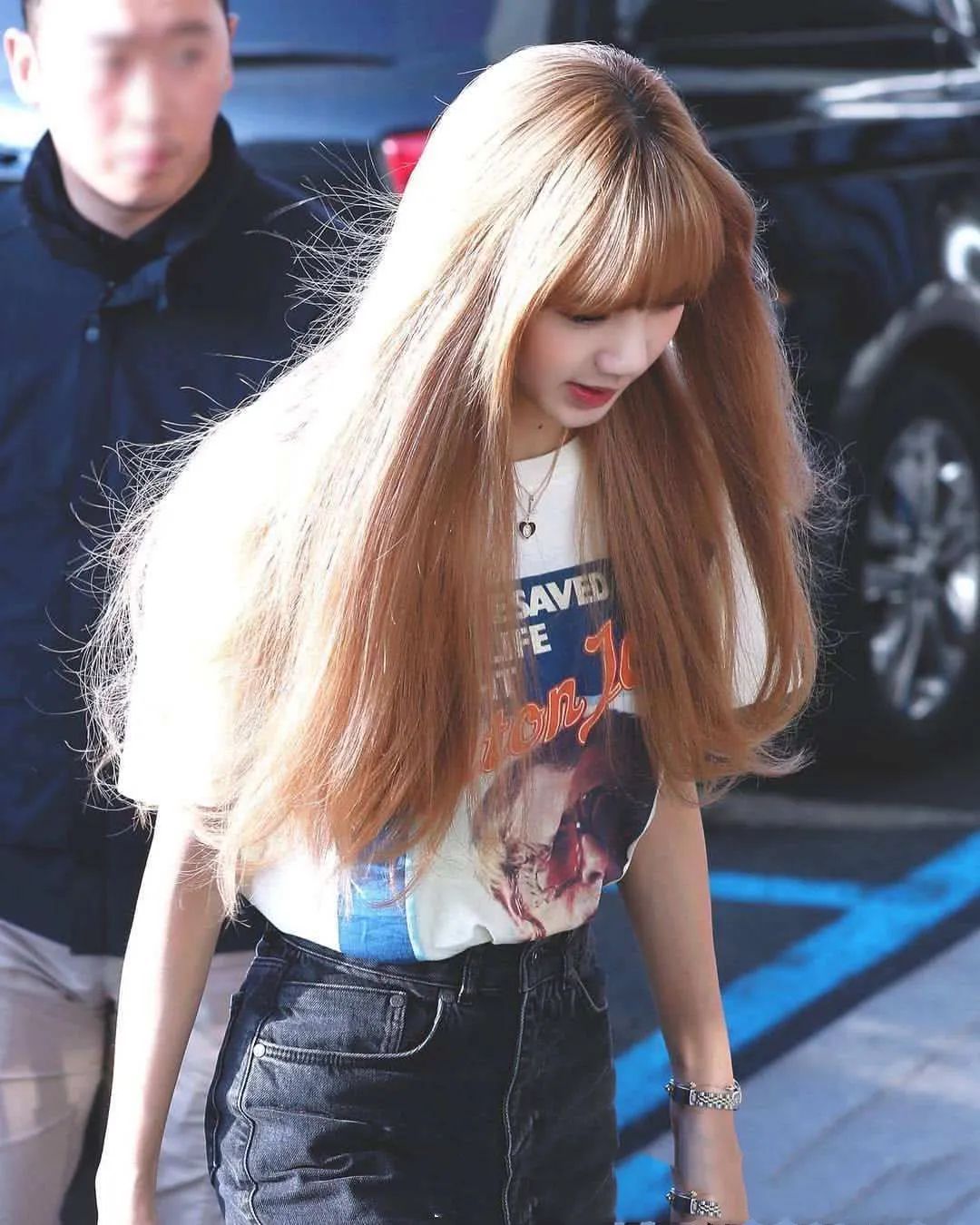 人间芭比lisa公开破格造型,人间芭比lisa笑翻全场