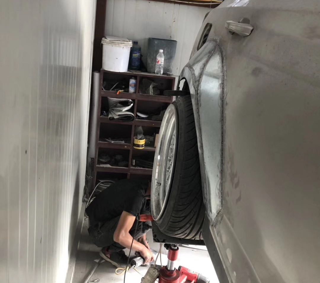 花15万买辆车,花5万买一辆宝马再加5万改装一下