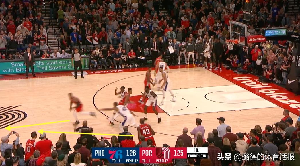 教科书式发球战术,小西蒙斯勾手绝杀