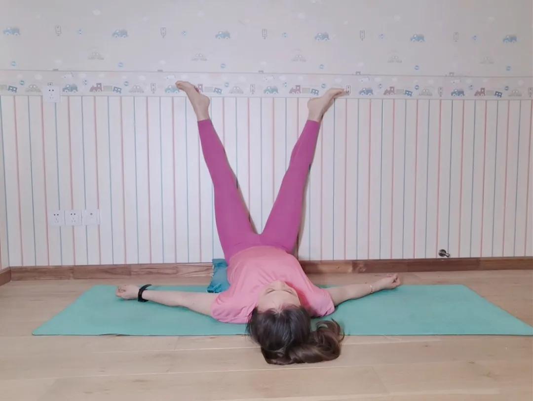 孕期七个月脚肿,孕期5个月脚肿解决方法