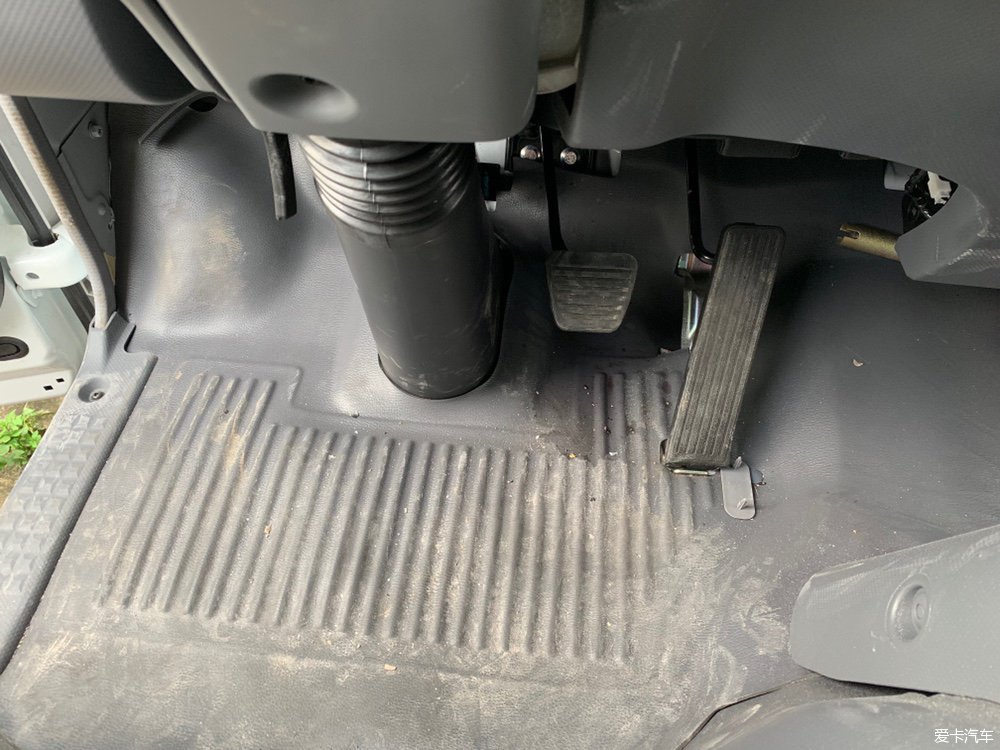 2.0t发动机搭载爱信8at变速箱suv,3.0t柴油v6发动机8at变速箱的车