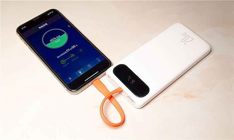 倍思无线快充电源评测,倍思布洛克带线数显快充移动电源