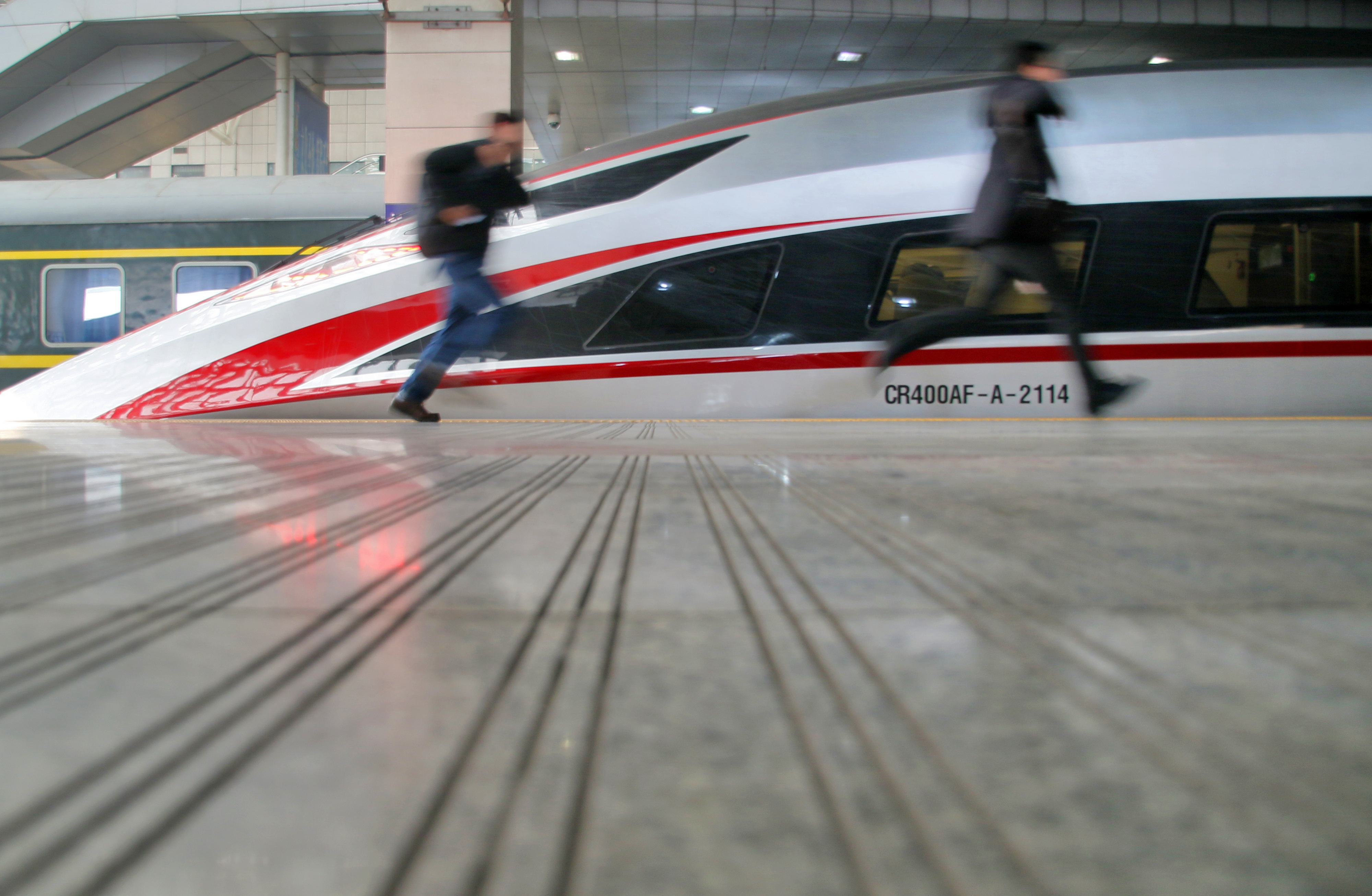 进站了没有赶上火车怎么补救,没赶上火车的最好处理方法