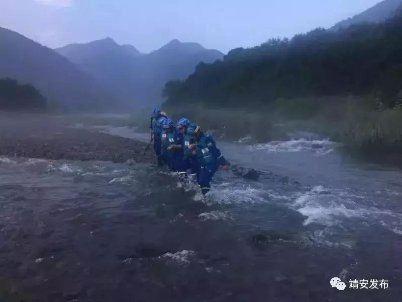 致敬最美逆行者白衣天使,致敬危难时刻的逆行者