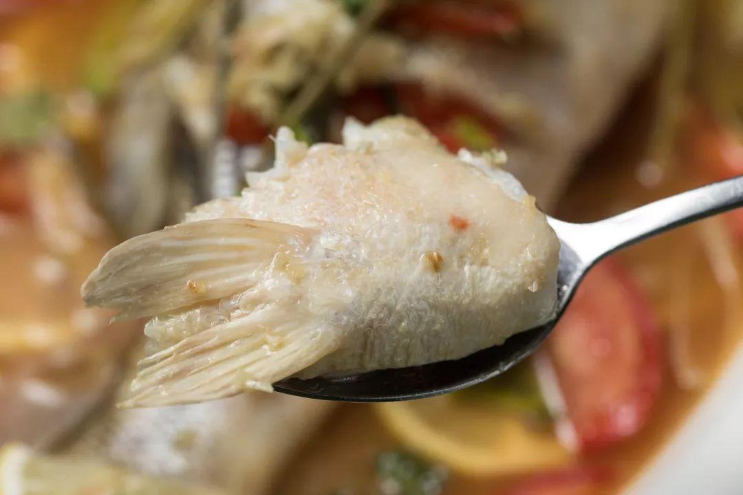 罗湖有家怪店，十个人来吃完饭后，老板居然多了一百个朋友