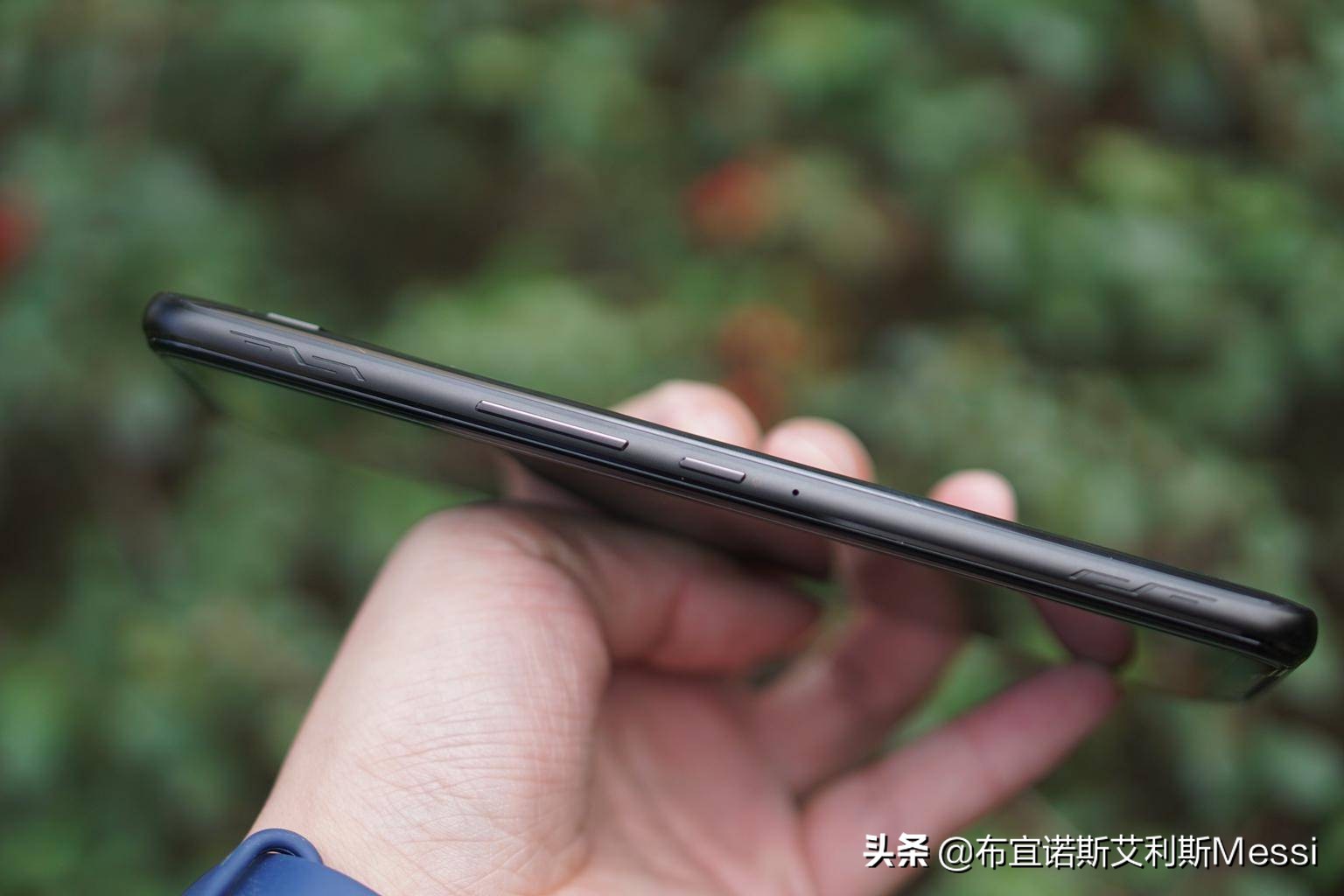 华硕rog2跑分,华硕rog2换屏