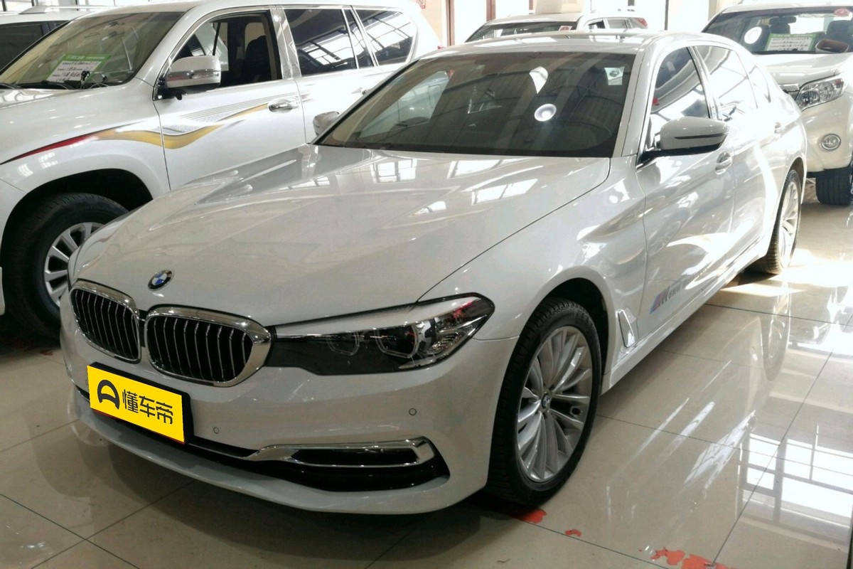 宝马5系灯罩子坏了有用吗,22款宝马5系灯罩修复