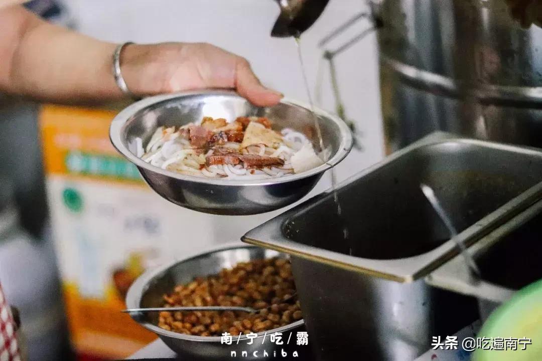 10年搬了3次！师院旁搬走的桂林米粉，我终于在民主路找到了