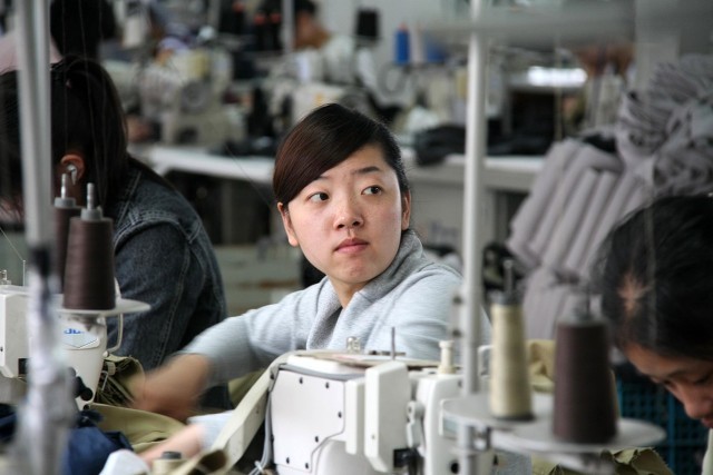 为什么越来越多女孩子都不愿意进厂打工