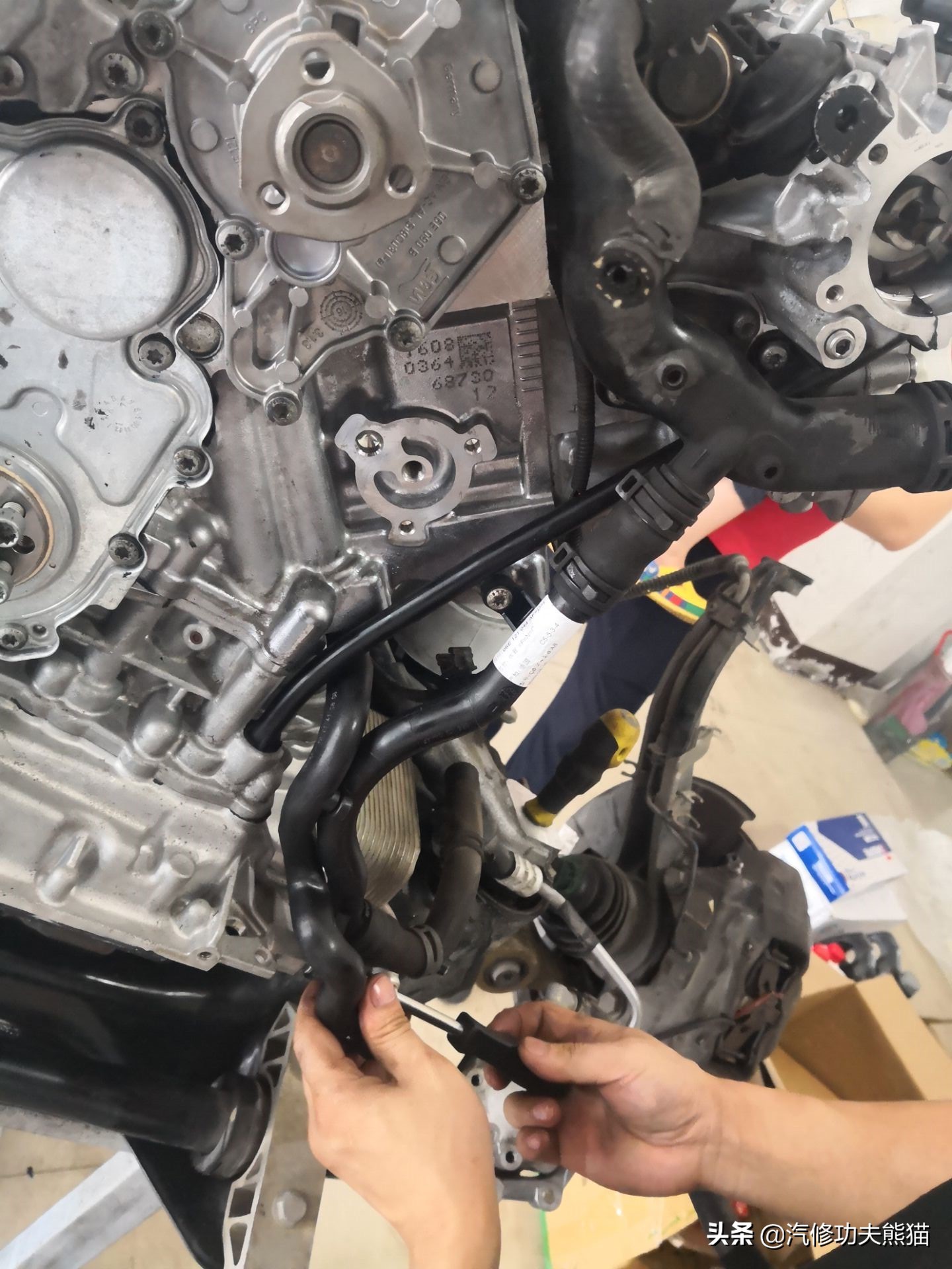 能拉动波音747的大众神车途锐烧机油治理，修完了又可以拉飞机了