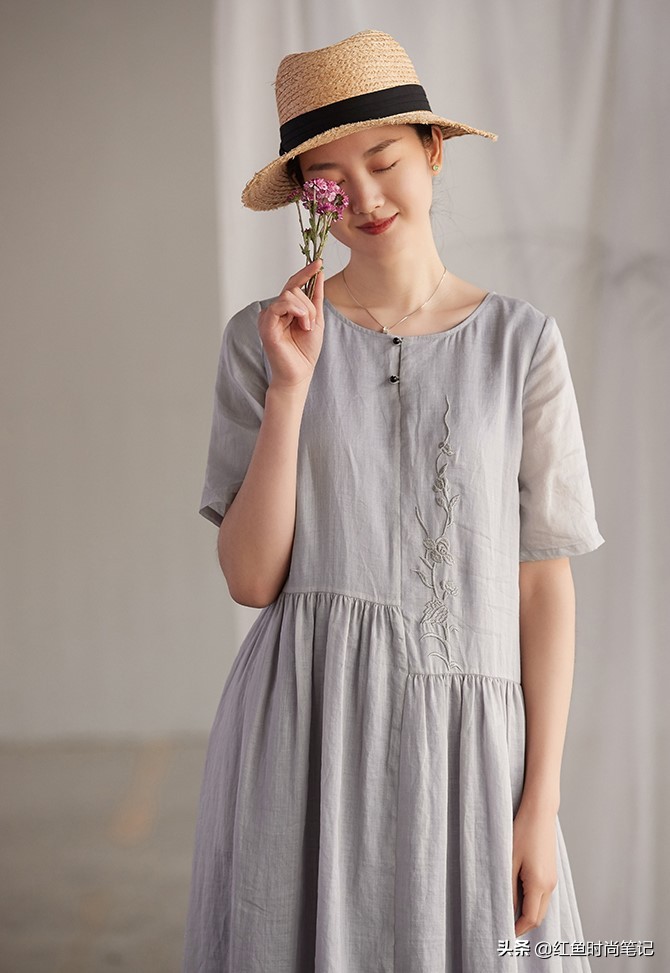 做一个内心淡然而纯净的女人，这10套简单舒服的棉麻风裙子，漂亮