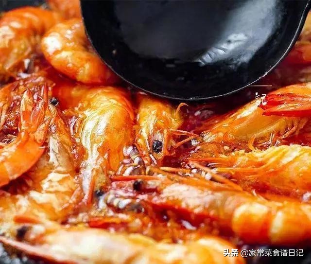 油焖大虾的做法家常简单又好吃,油焖大虾的家常做法与教程