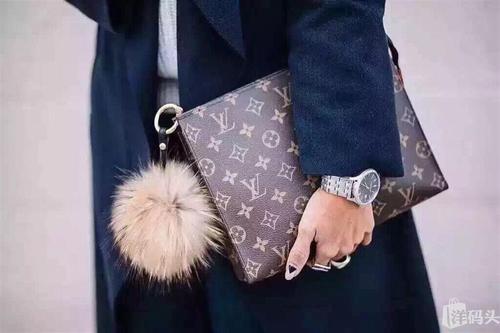 lv手包和洗漱包区别,lv洗漱包改成挎包傻不傻