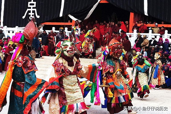 娓呮湞鐨囧璺崇怀瑙嗛,灏佸缓杩蜂俊璺崇鎻