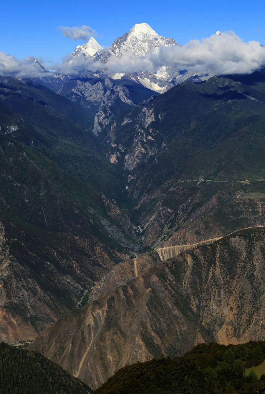 洛克徒步木里到稻城翻的是哪座山,秘境四川甘孜