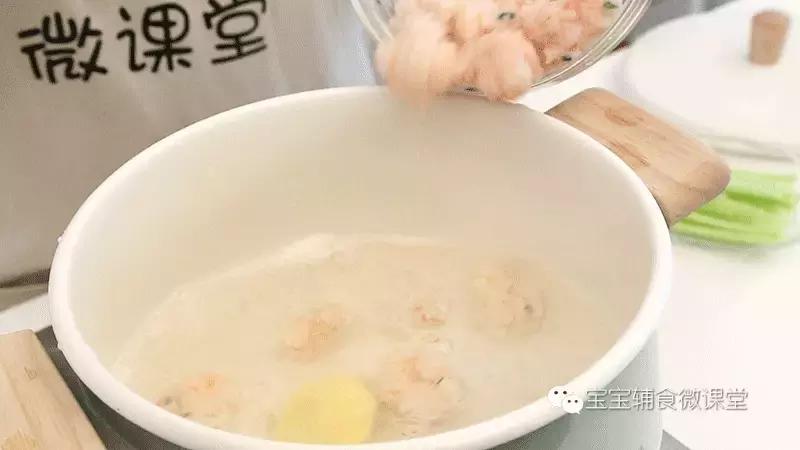 虾丸最简单的做法,好吃的家常虾丸快速学起来吧