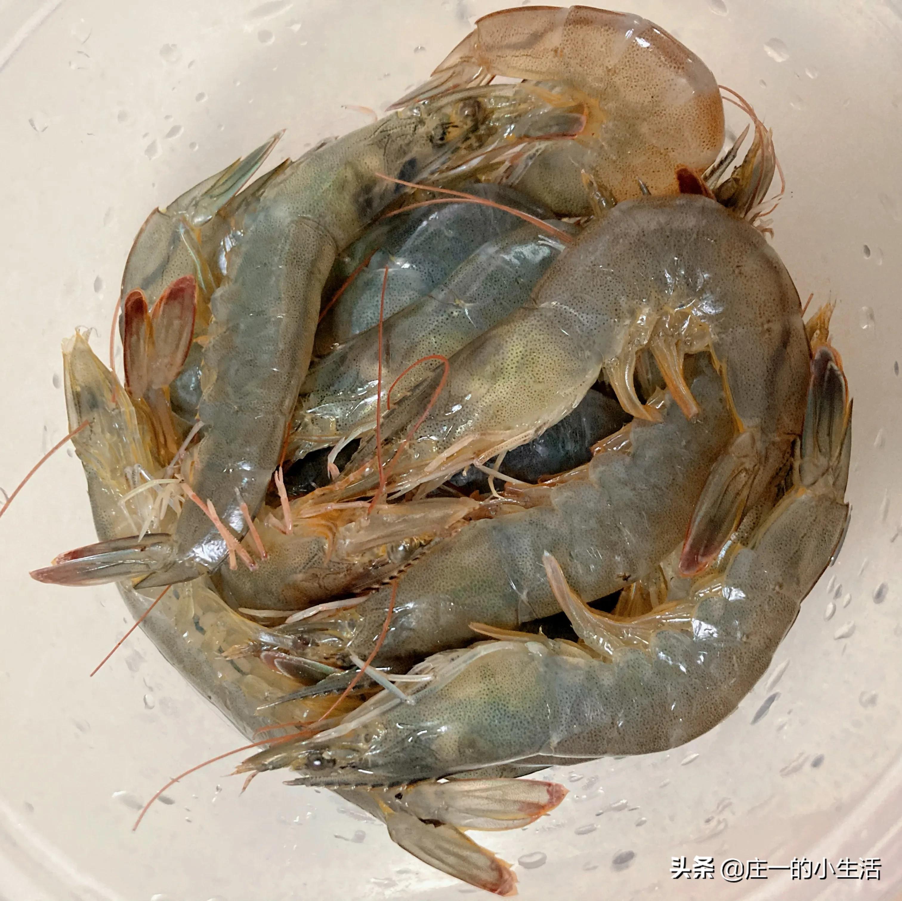 牛肉不敢吃，羊肉吃不惯，猪肉吃腻了，今天炒盘虾换换口味