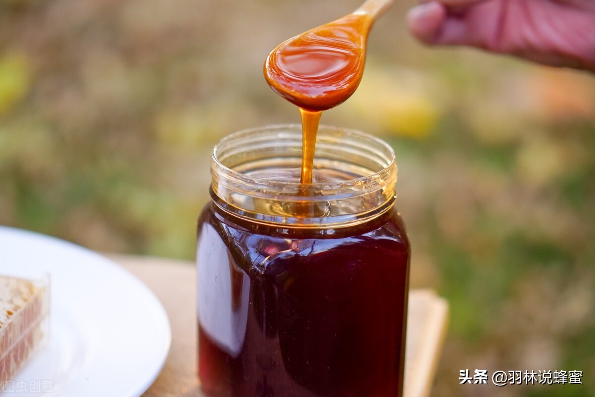 为啥有些蜂蜜颜色比较深,为什么有的蜂蜜是黑的