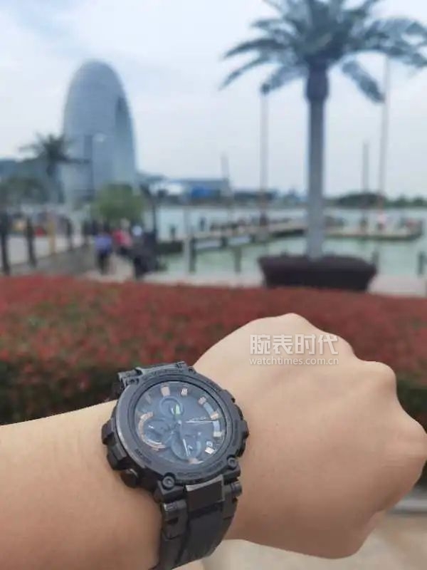 网友晒自己微信好友数量,网友晒1300手表