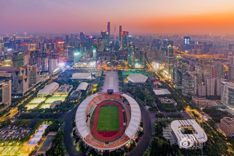 广州足球俱乐部还是恒大的吗,广州恒大足球俱乐部在哪个区