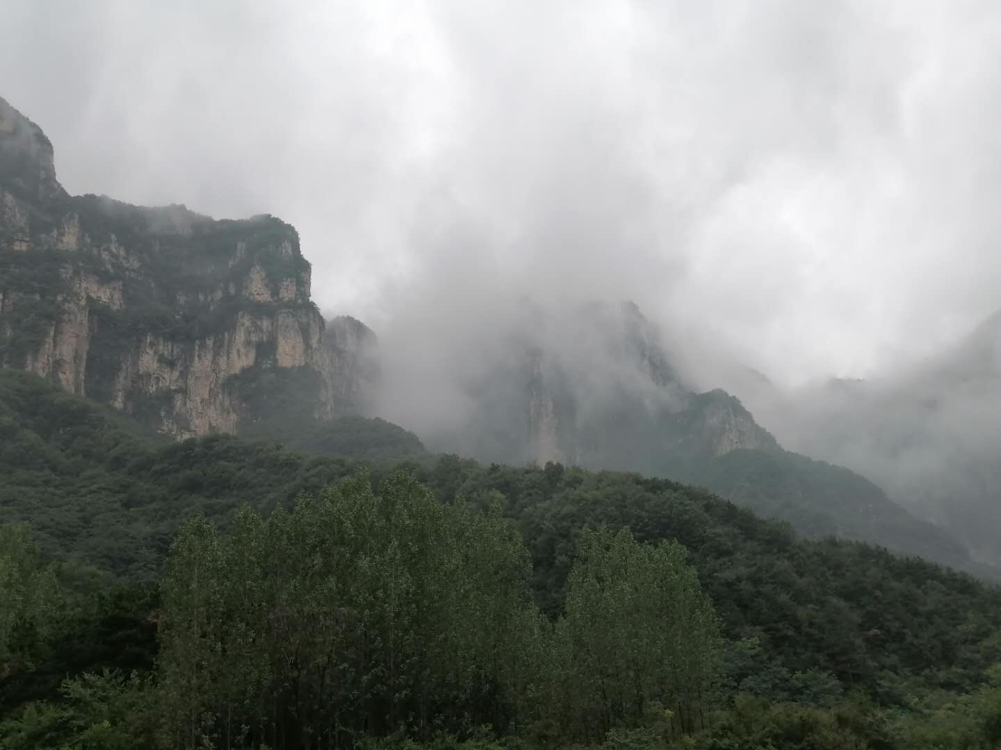 南太行郭亮村旅游一日游攻略,河南最值得去的景区郭亮村