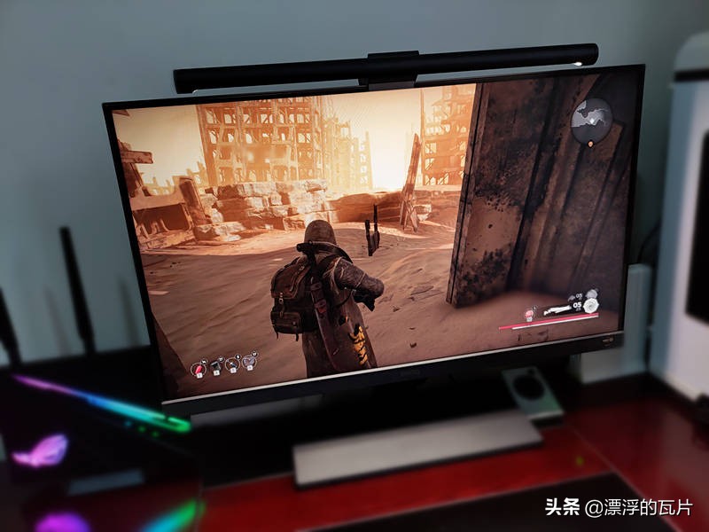 显示器挂灯的正确方法,显示器挂灯白天有用吗