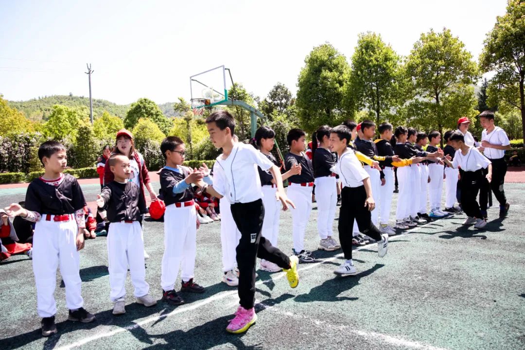 逃离鸡娃的孩子们