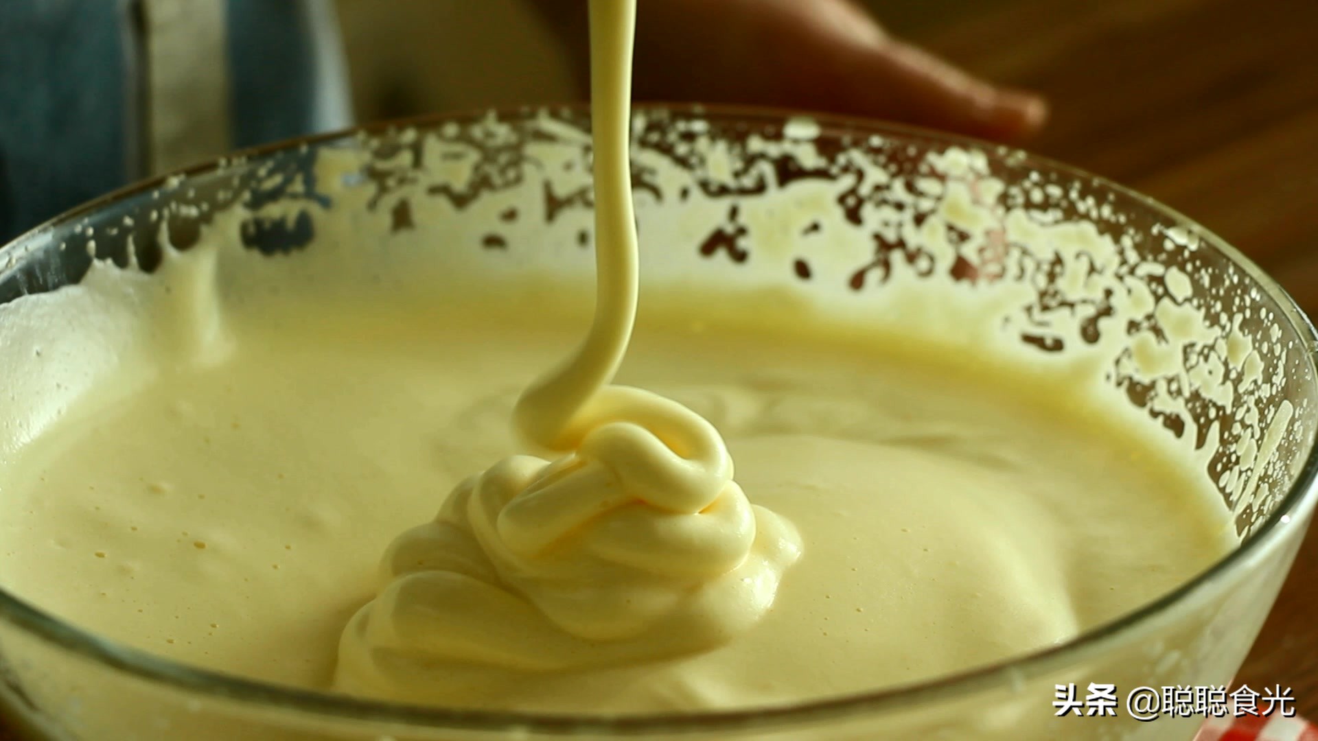 电饭锅蛋糕怎么不塌陷,电饭锅蛋糕开锅塌陷的原因