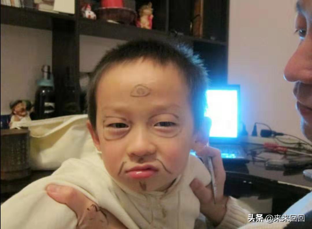 男生咽口水很大声,男生咽口水再出声音