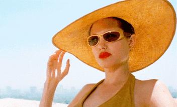 女人过了45岁适合什么发型,女人过40建议打扮精致