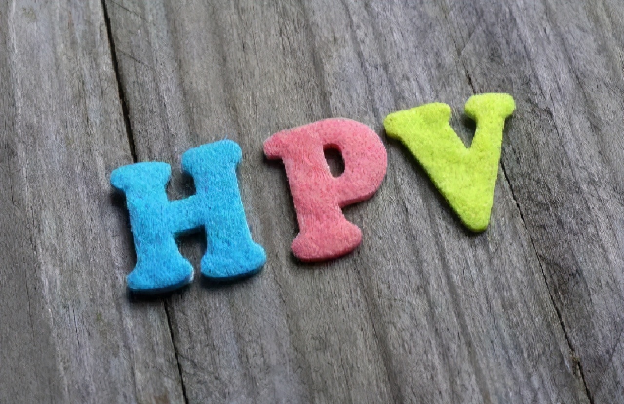 女性腿疼是宫颈癌的早期预兆吗,宫颈癌晚期腿肿腿痛还能活多久