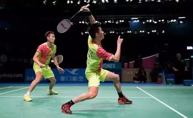 看减震和防滑来选羽毛球鞋的你，可能错了