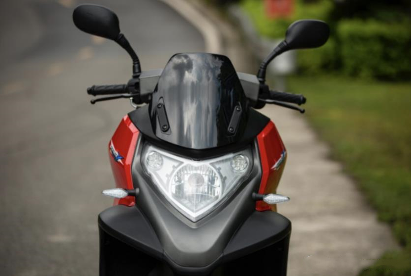 林海150cc水冷倒三轮,林海150水冷踏板拆解