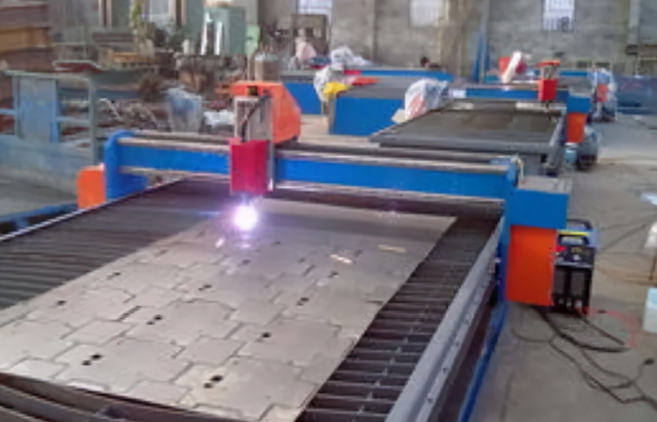 厨房设备激光切割操作,自动化激光焊接厨具