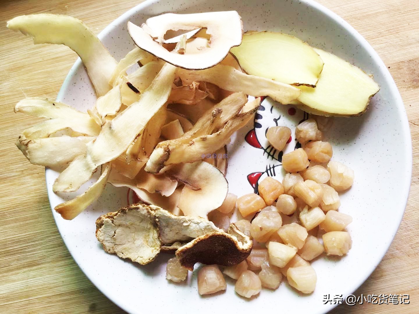 瑶柱海底椰海螺鸡汤,广东姑娘爱煲汤