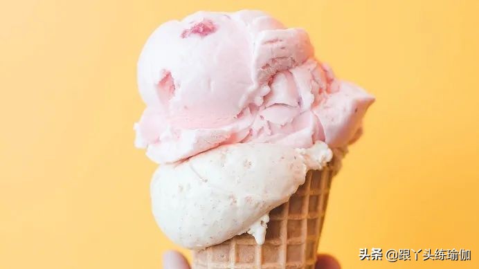 面部瑜伽去皱纹步骤,能减少脸部皱纹的瑜伽动作