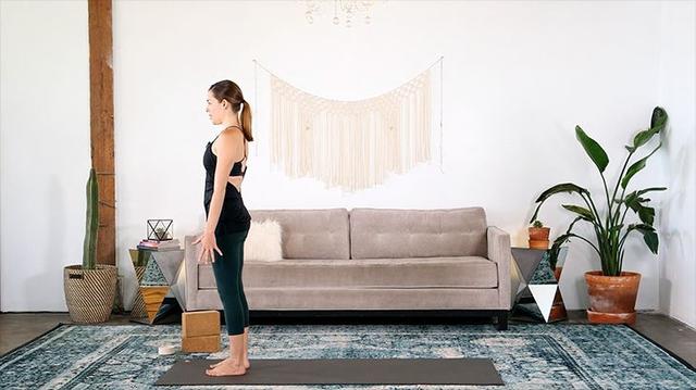 基础瑜伽拜日式可以省略不练吗,瑜伽拜日口诀细节慢动作