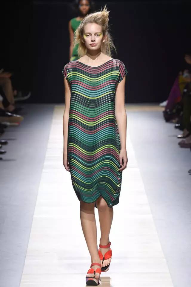 三宅一生——褶皱里的世界「北京新易设计坊」