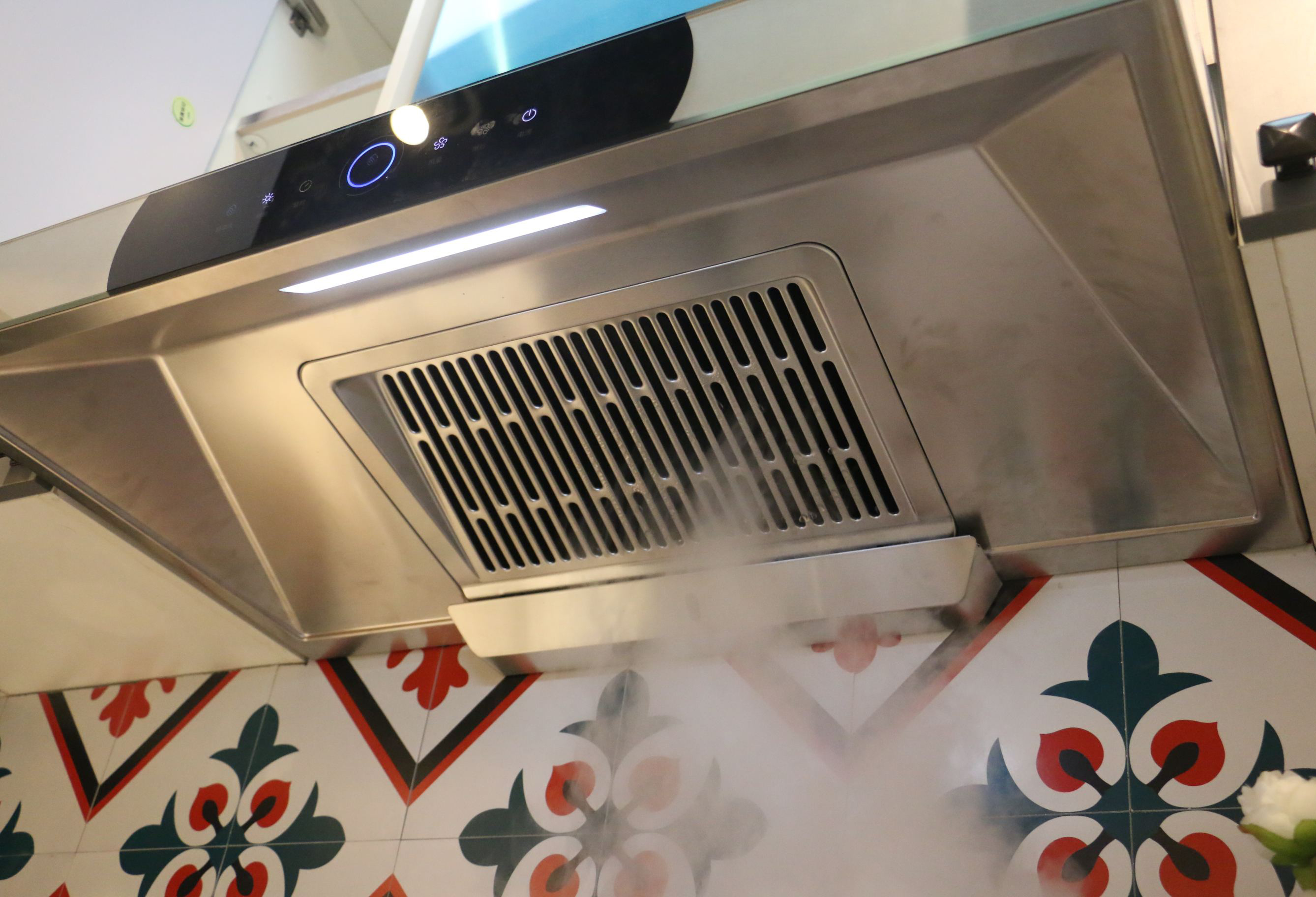 油烟机选购前必须知道八件事,挑选油烟机看哪些方面以免被坑