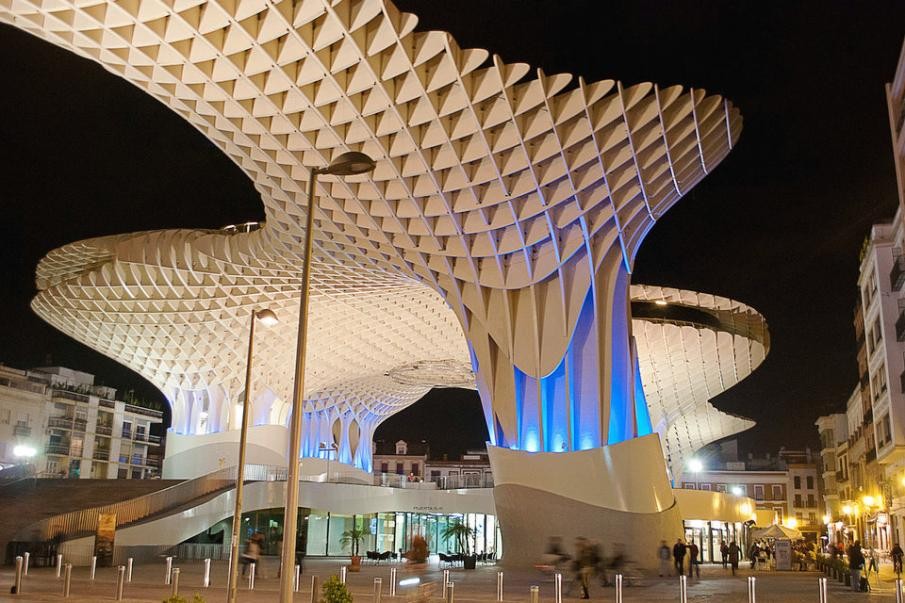 不只是足球,欧洲杯上的美丽风景线