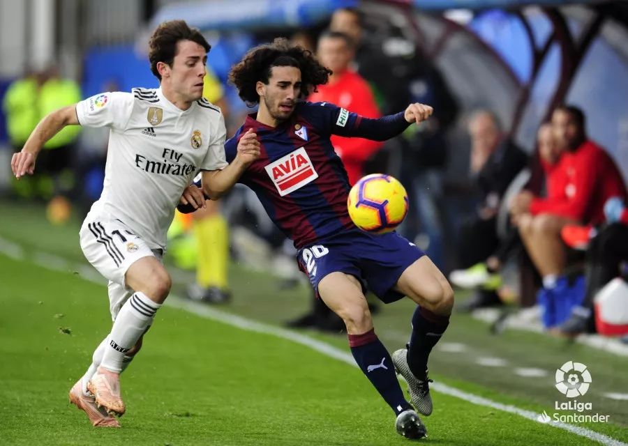 曾靠中国球迷众筹，如今痛击银河战舰，这是支怎样的球队？