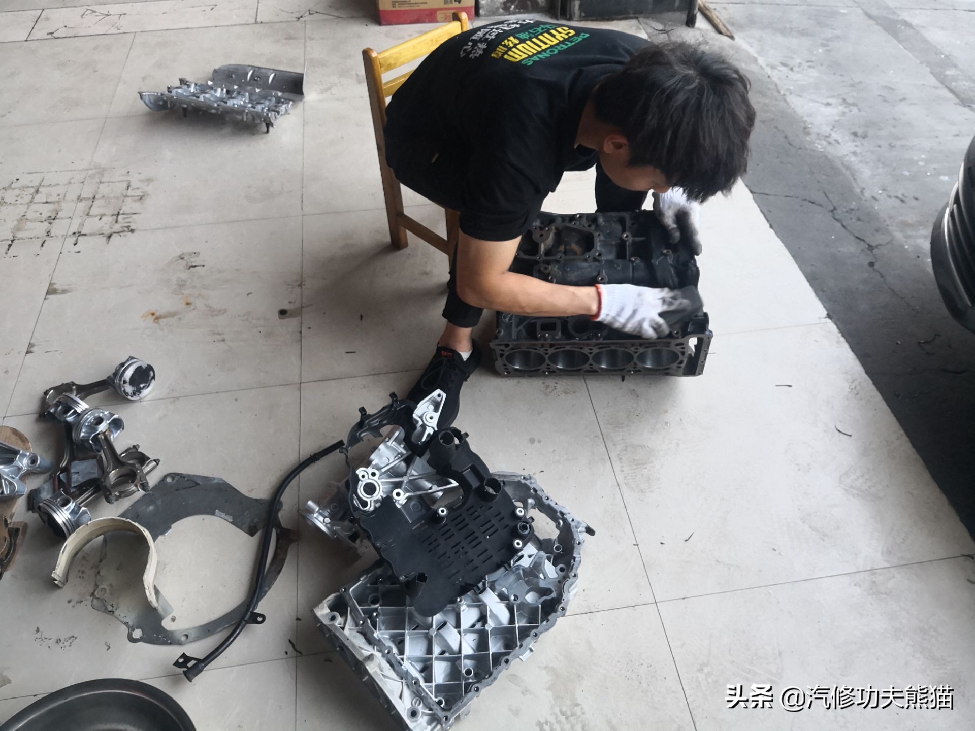 百年大众汽车品牌毁于烧机油?烧机油并非绝症,看看这台进口夏朗