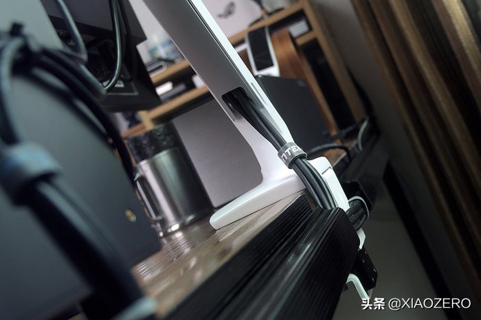 没有什么桌面几点零,折腾不止的电脑桌面好物分享