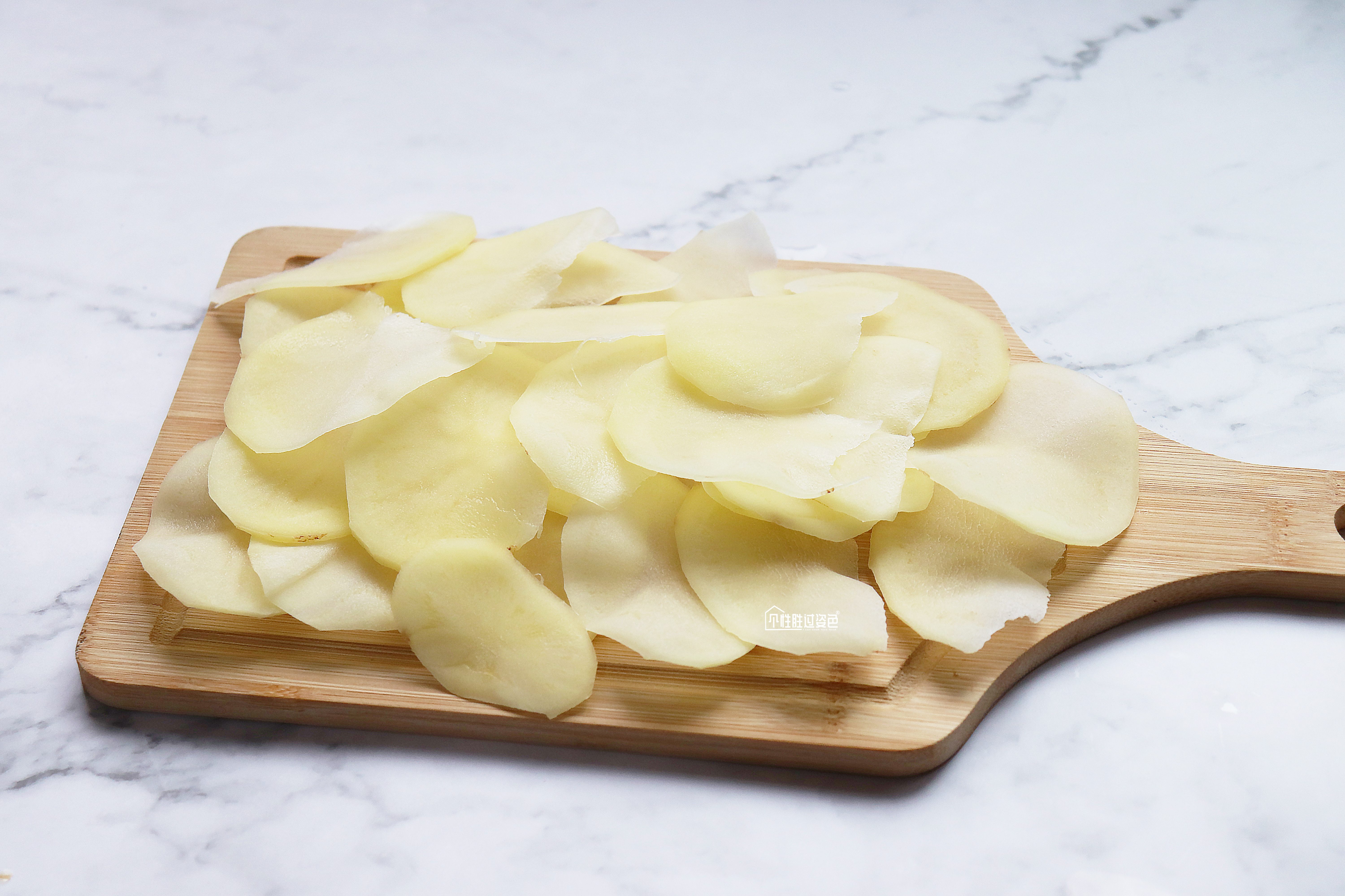 土豆薯片做法非油炸用烤箱,不需要油炸的薯片简单易学