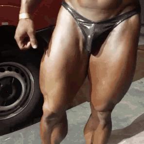 斯洛伐克天才健美少年：14岁健身17岁参赛，23岁成为腿王