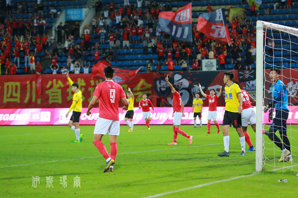 输了一起扛赢了一起狂下一句,输了一起扛赢了一起狂是什么歌